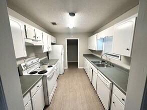 730 Dover Ln in Hinesville, GA - Building Photo - Building Photo