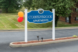 Countrybrook Apartments in Louisville, KY - Building Photo - Building Photo