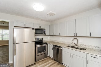 4336 Hill View Dr in Acworth, GA - Building Photo - Building Photo