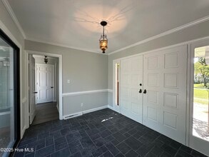 106 Lake Dr in Washington, NC - Building Photo - Building Photo