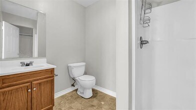 1602 W Elm St in Denison, TX - Building Photo - Building Photo