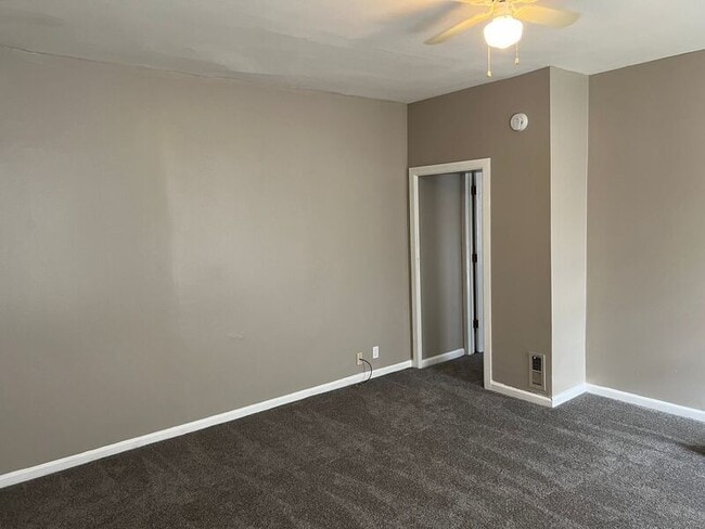 3643 W 8th St in Cincinnati, OH - Building Photo - Building Photo
