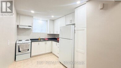 365 Tillbury Ave in Ottawa, ON - Building Photo - Building Photo