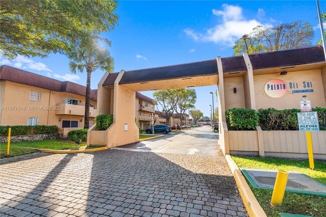 9972 SW 88th St in Miami, FL - Building Photo - Building Photo