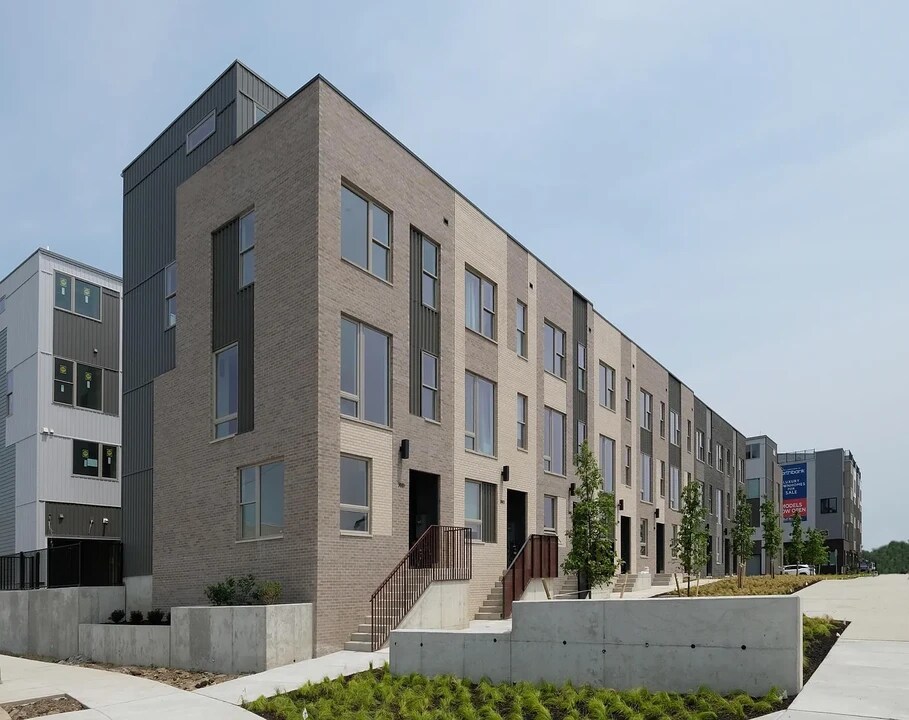 3001 Schirra Ln in Philadelphia, PA - Building Photo