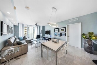 2831 N Ocean Blvd, Unit 702N in Fort Lauderdale, FL - Foto de edificio - Building Photo