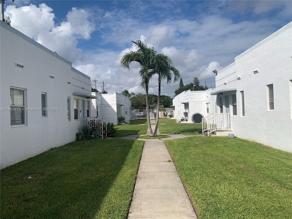 632 NE 85th St in Miami, FL - Building Photo