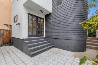 127 Manhattan Ave in Hermosa Beach, CA - Building Photo - Building Photo