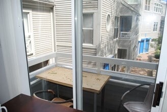 31 Henry St, Unit 31 in Cambridge, MA - Building Photo - Building Photo