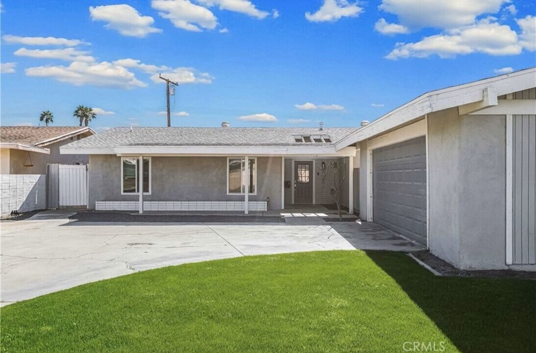 81871 Victoria St in Indio, CA - Building Photo