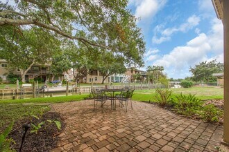 89 Bayou Ln in Kemah, TX - Foto de edificio - Building Photo