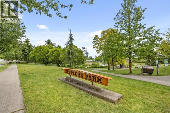property at 1207 Confederation Dr