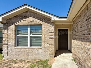 9011 Timber Hunt in San Antonio, TX - Building Photo - Building Photo