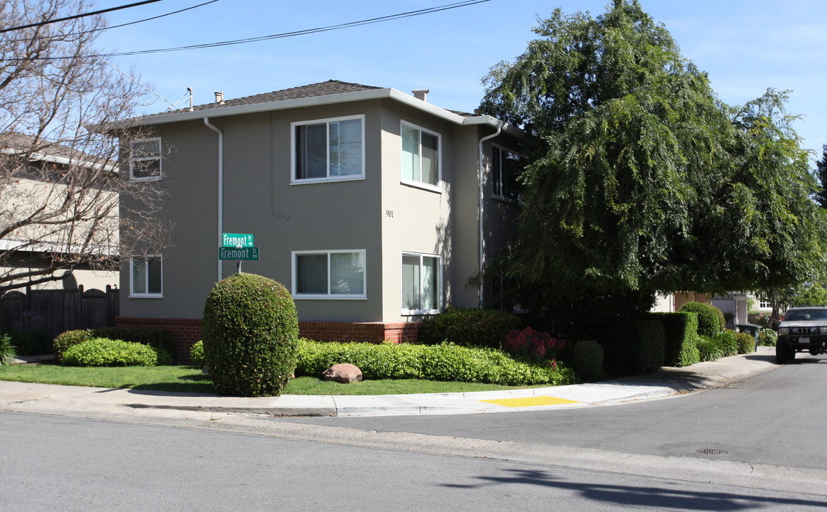 901 Fremont St in Menlo Park, CA - Foto de edificio