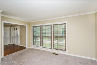 8105 Thornwood Rd in Louisville, KY - Building Photo - Building Photo