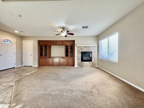 1109 Autumn Blossom St in Henderson, NV - Building Photo - Building Photo