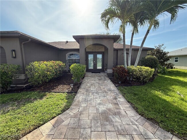 3005 SW 8th Pl in Cape Coral, FL - Foto de edificio - Building Photo