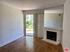 8500 Falmouth Ave-Unit -3112 in Los Angeles, CA - Foto de edificio - Building Photo