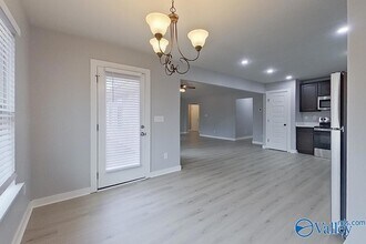 496 Ford Chapel Rd in Harvest, AL - Foto de edificio - Building Photo