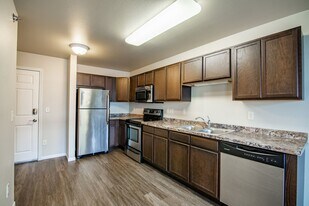 Creekside at Osgood Apartments in Fargo, ND - Building Photo