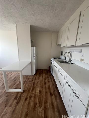 property at 711 Kamuela Ave