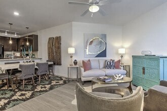 Residence at Tailrace Marina in Mount Holly, NC - Foto de edificio - Building Photo