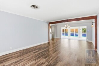 6809 Columbia Dr in Austin, TX - Building Photo - Building Photo