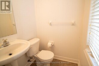 2382 Sequoia Way in Oakville, ON - Building Photo - Building Photo