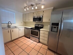 210 NW 87th Ave in Miami, FL - Building Photo - Building Photo