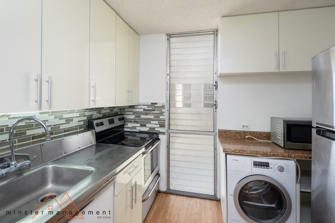 419A Atkinson Dr in Honolulu, HI - Building Photo