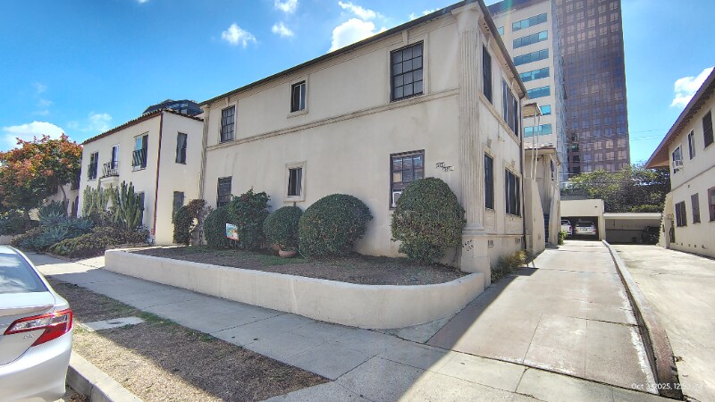 6504 Orange St in Los Angeles, CA - Building Photo