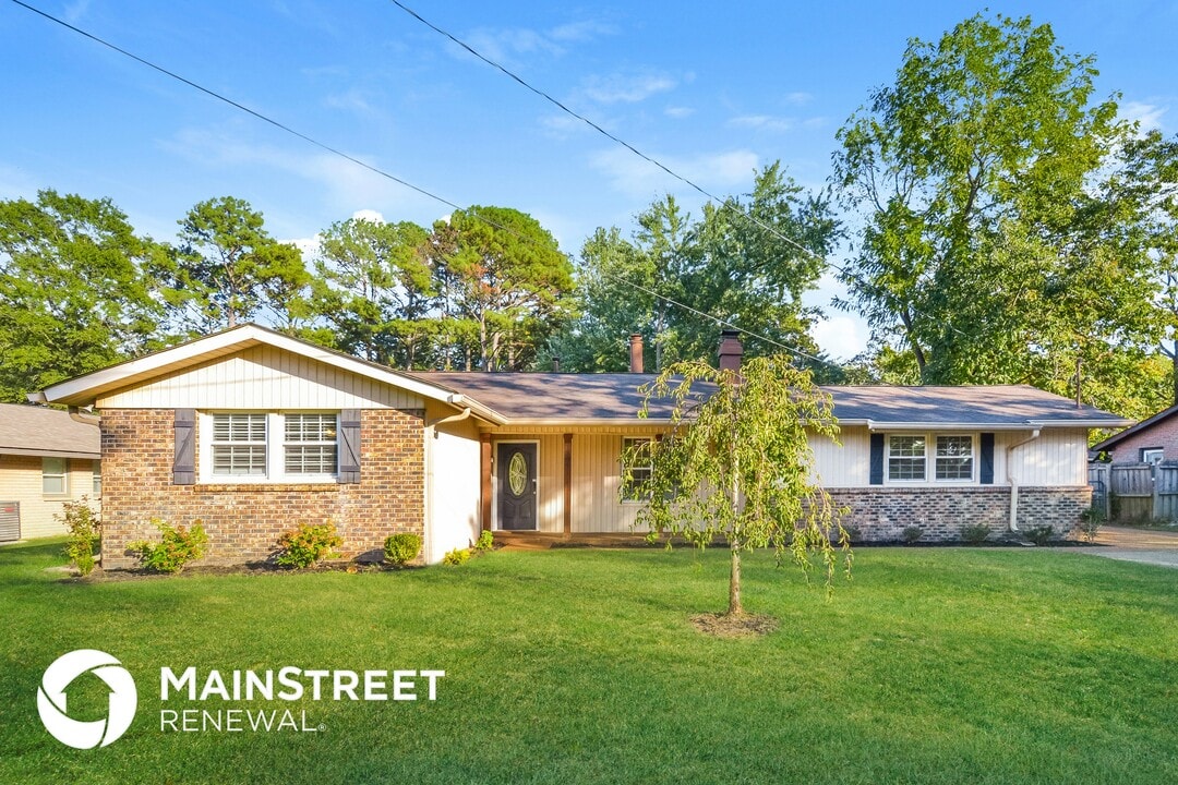 304 Matterhorn Dr in Old Hickory, TN - Building Photo