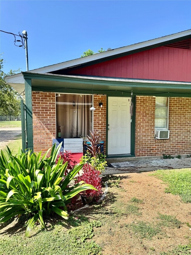 property at 116 W Davitt St