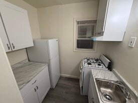 826 E Rte 66 in Glendora, CA - Building Photo