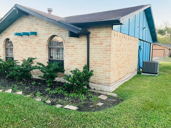 property at 14426 Kemrock Dr