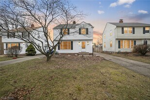 3799 Merrymound Rd in South Euclid, OH - Building Photo