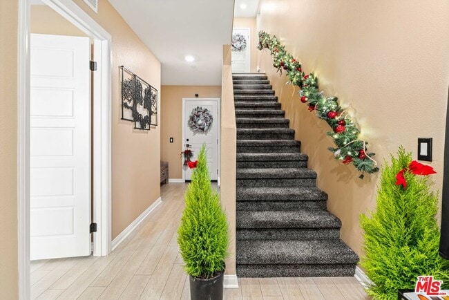 720 Grace Ave in Inglewood, CA - Building Photo - Building Photo