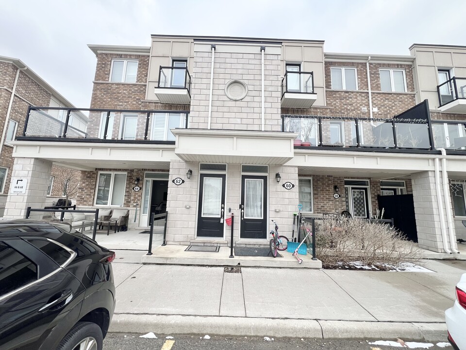 62 Daylily Ln in Kitchener, ON - Building Photo