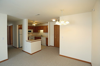 Quail Pointe Apartment Homes in Pewaukee, WI - Foto de edificio - Interior Photo