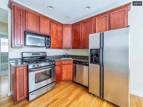 3256 N Clifton Ave, Unit 2W in Chicago, IL - Building Photo - Building Photo