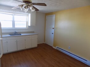 17 Mead St in New Britain, CT - Building Photo - Building Photo
