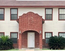 4246 Dorel Dr in Laredo, TX - Building Photo