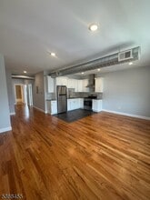 285 E 17th St in Paterson, NJ - Building Photo - Building Photo