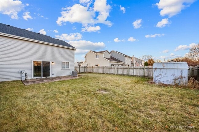 1430 N Pembroke Dr in South Elgin, IL - Building Photo - Building Photo