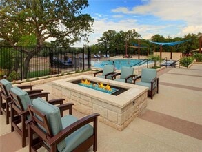 310 Dipprey Ln in Andice, TX - Building Photo - Building Photo