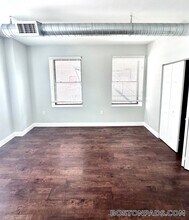 26 Portland St, Unit 249 in Worcester, MA - Foto de edificio - Building Photo