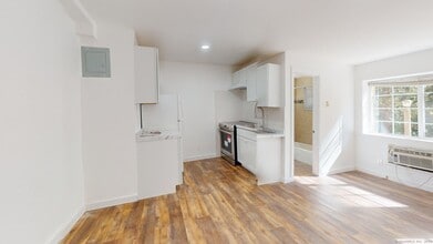 26 Sunset Terrace in Essex, CT - Building Photo - Building Photo