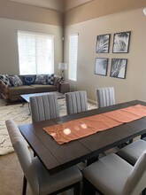 18096 W Paradise Ln in Surprise, AZ - Foto de edificio - Building Photo