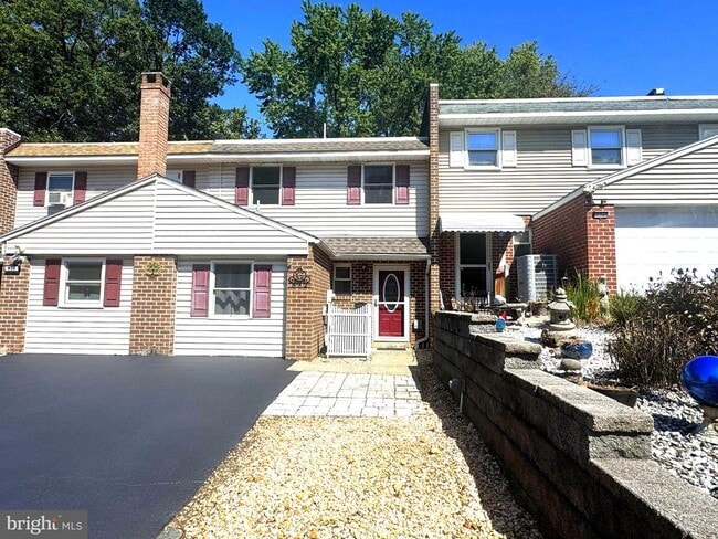 property at 832 Woodchuck Ln