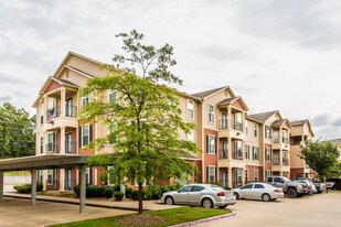 River Valley Flats in Russellville, AR - Building Photo